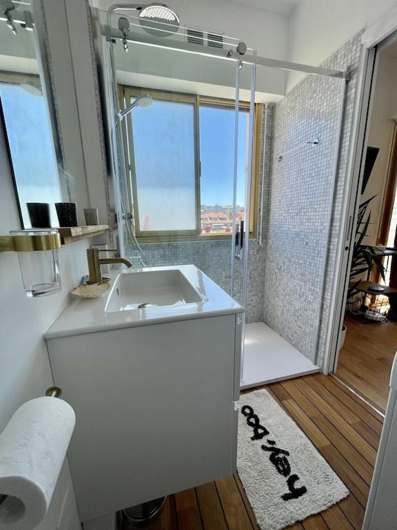 Superb Floor Studio, Center. *